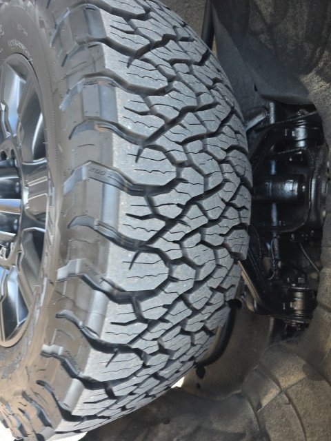 Used 2025 GMC Sierra 2500 AT4 w/ AT4 Premium Plus Package AWD/4WD image 5