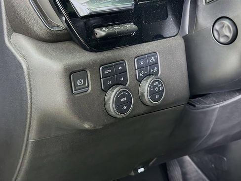 Used 2024 Chevrolet Silverado 1500 High Country AWD/4WD image 13