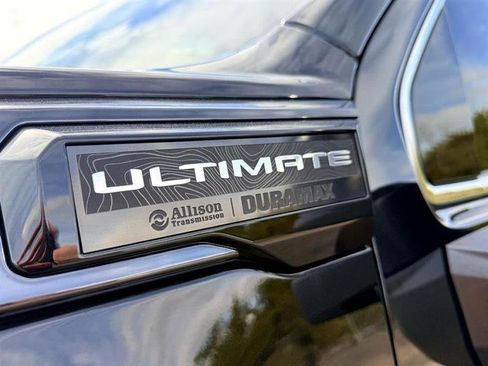 Used 2024 GMC Sierra 2500 Denali Ultimate image 12