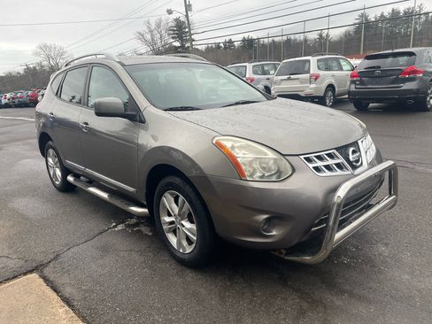 Used 2013 Nissan Rogue SV image 3