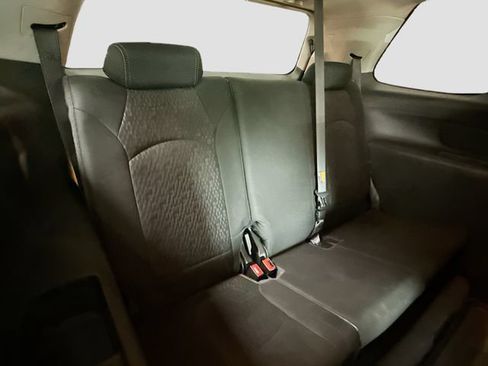 Used 2013 GMC Acadia SLE AWD/4WD image 27