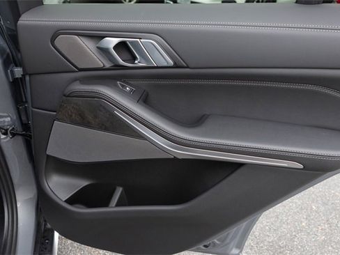 New 2026 BMW X5 xDrive50e w/ Climate Comfort Package image 18