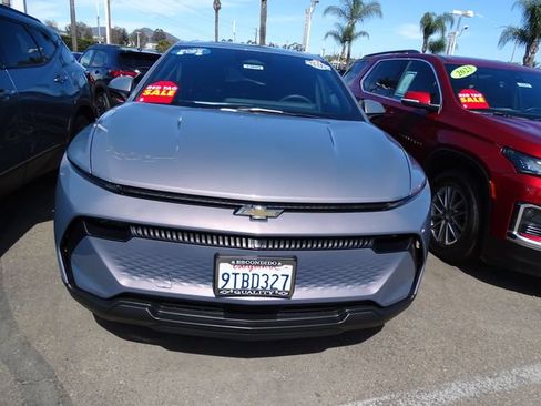Certified 2025 Chevrolet Equinox EV LT FWD image 6