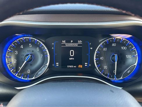 Used 2019 Chrysler Pacifica Touring-L w/ Tire & Wheel Group image 20