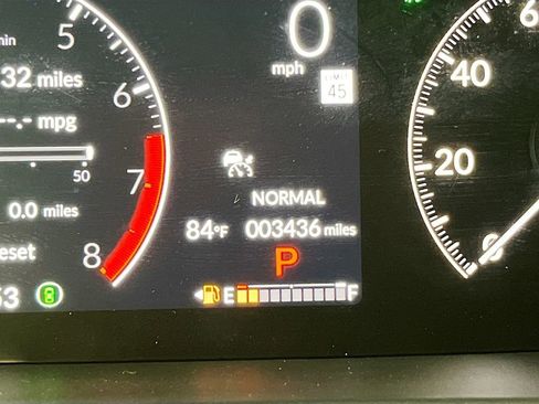 Used 2025 Honda Pilot Touring image 12