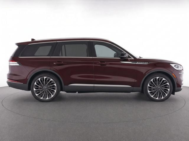 Used 2022 Lincoln Aviator Reserve w/ Equipment Group 201A RWD image 10