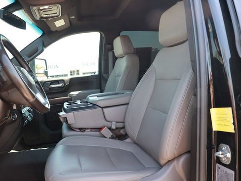 Used 2023 GMC Sierra 2500 SLT w/ Driver Alert Package I AWD/4WD image 22