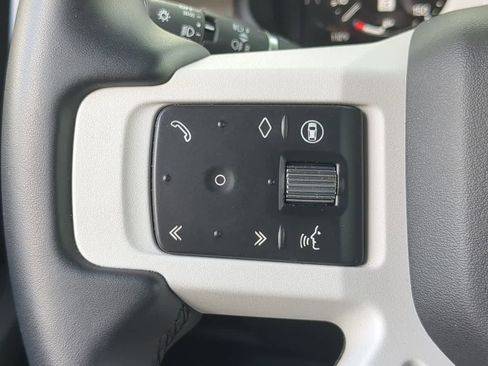Certified 2025 Land Rover Defender 130 X-Dynamic SE AWD/4WD image 25