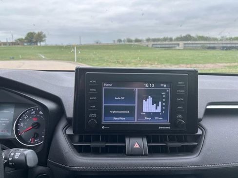 Used 2021 Toyota RAV4 XLE image 15