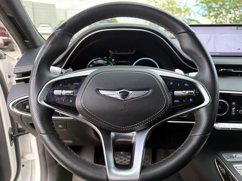 Used 2022 Genesis GV70 3.5T Sport w/ Sport Prestige Package AWD/4WD image 29