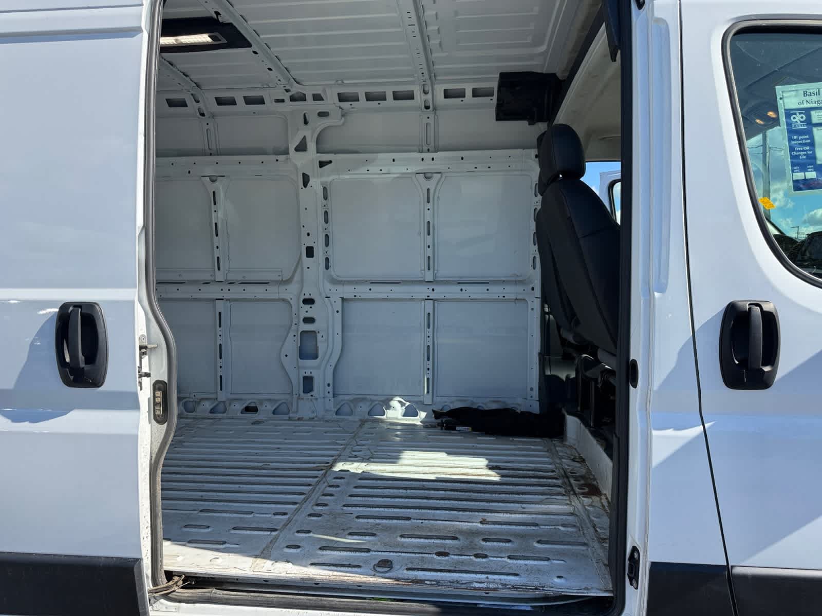 Used 2026 RAM ProMaster 2500 w/ Convenience Group FWD image 23
