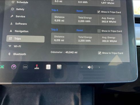 Used 2021 Tesla Model Y Performance image 13