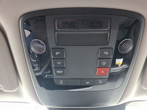 New 2026 Kia Carnival LX image 20