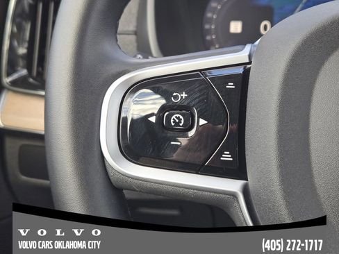 Certified 2025 Volvo XC90 B6 Plus image 27