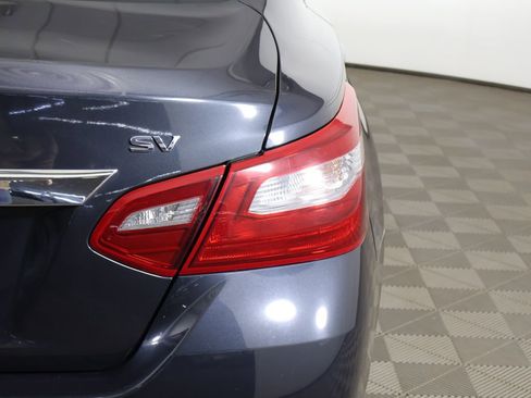 Used 2018 Nissan Altima 2.5 SV FWD image 12