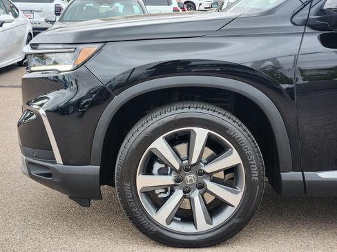 Used 2025 Honda Pilot Elite image 7