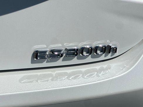 Used 2025 Lexus ES 300h ES 300h image 23