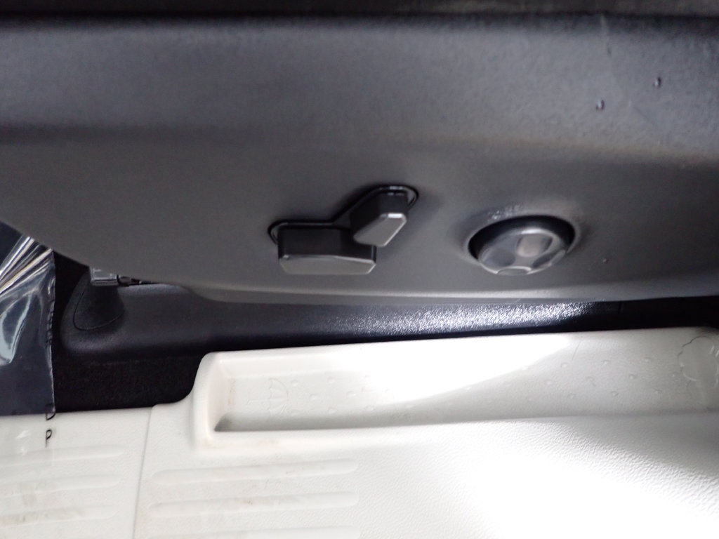 Used 2021 Chrysler Pacifica Touring-L FWD image 21