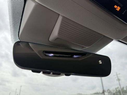 New 2026 Volkswagen Tiguan SE image 22