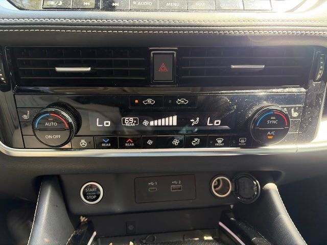 Used 2022 Nissan Rogue Platinum w/ Head-Up Display Package AWD/4WD image 35