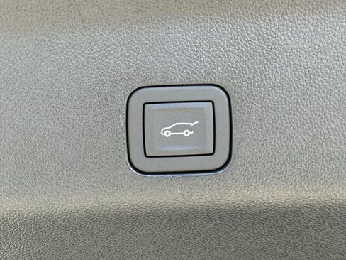 New 2026 Chevrolet Suburban High Country image 30