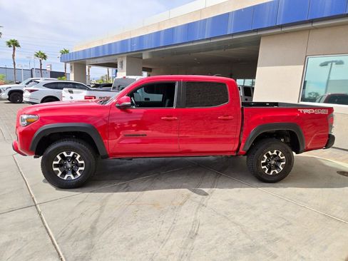 Used 2022 Toyota Tacoma TRD Off-Road AWD/4WD image 3