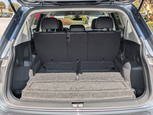 Certified 2023 Volkswagen Tiguan SE image 13