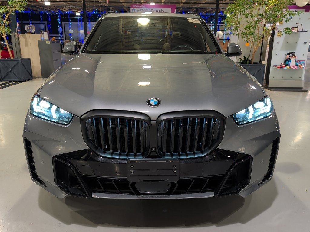 Certified 2026 BMW X5 xDrive40i w/ M Sport Package AWD/4WD image 4