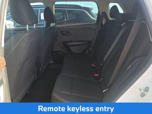 Used 2023 Nissan Rogue S FWD image 8