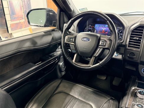 Used 2021 Ford Expedition Limited image 11