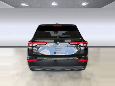 Used 2024 Mitsubishi Outlander ES FWD image 10