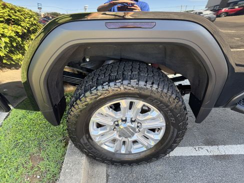 Used 2024 GMC Sierra 3500 AT4 w/ AT4 Premium Plus Package AWD/4WD image 8