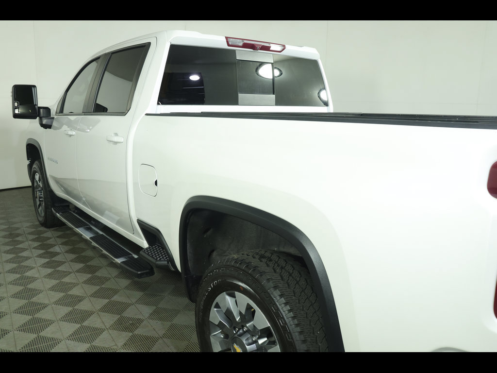 Used 2024 Chevrolet Silverado 2500 LT AWD/4WD image 20