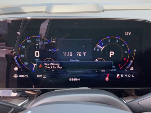 Used 2025 Chevrolet Suburban Premier AWD/4WD image 38
