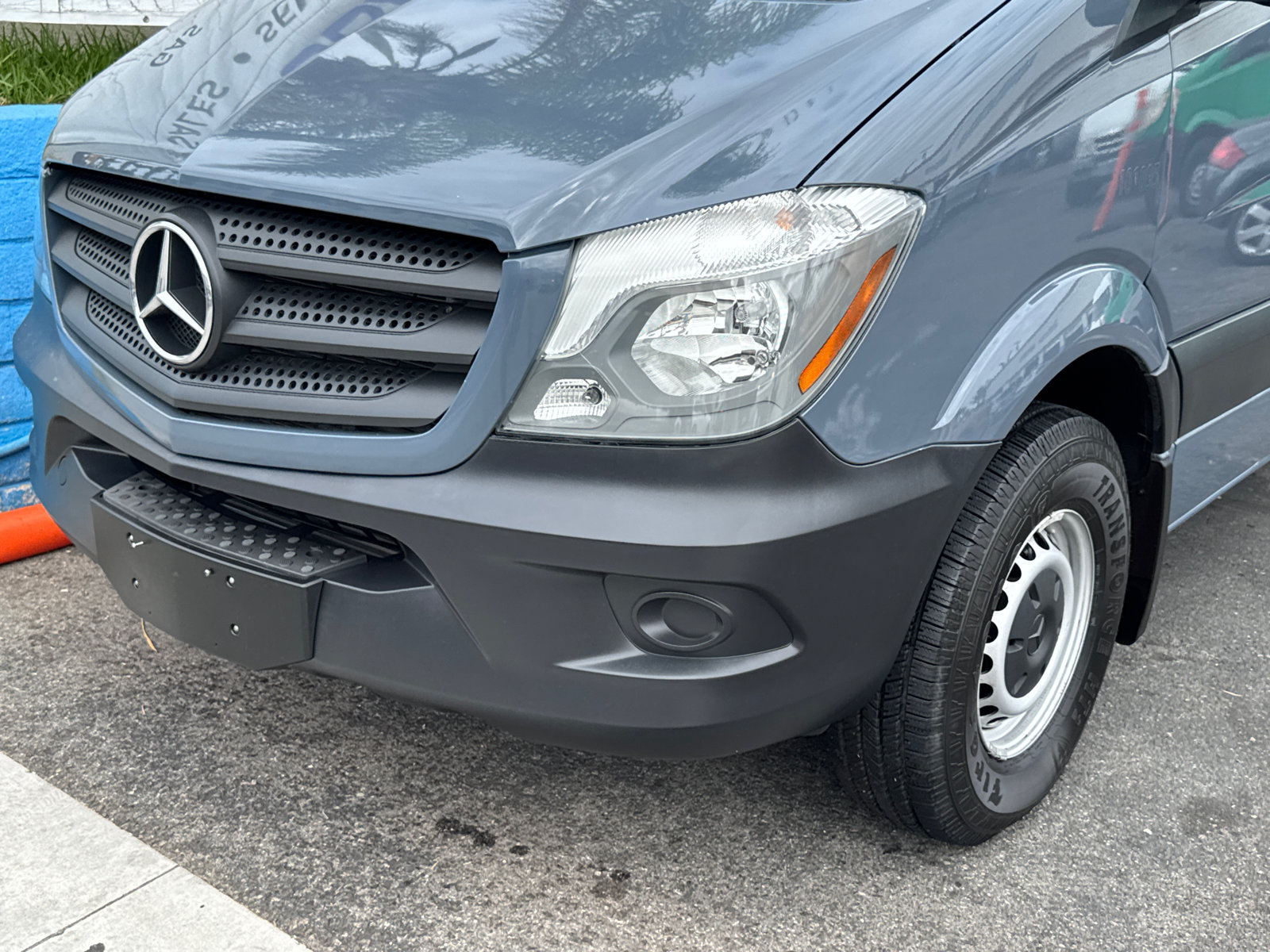 Used 2018 Mercedes-Benz Sprinter 2500 image 2