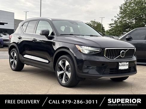Used 2024 Volvo XC40 B5 Plus AWD/4WD image 1