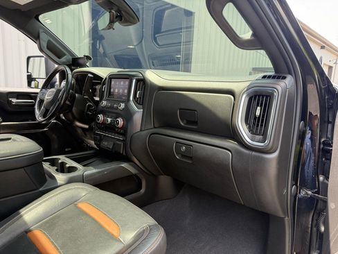 Used 2020 GMC Sierra 2500 AT4 w/ AT4 Premium Package AWD/4WD image 26
