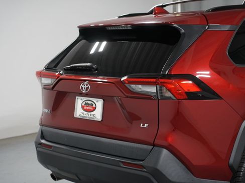 Certified 2021 Toyota RAV4 LE FWD image 9
