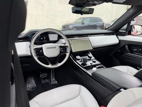 Used 2023 Land Rover Range Rover Sport SE Dynamic AWD/4WD image 17