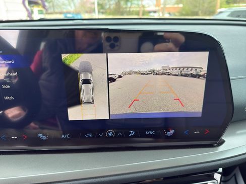 New 2026 Chevrolet Traverse LT w/ Driver Confidence Package FWD image 11