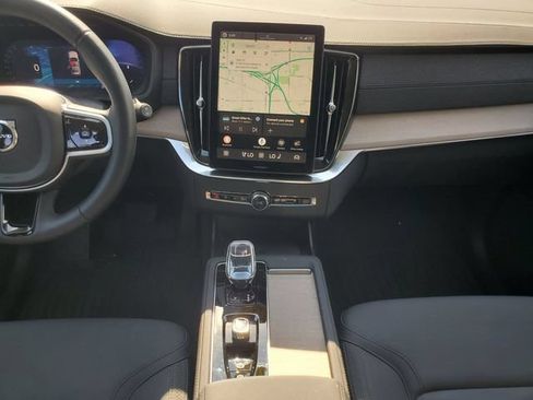 Certified 2026 Volvo XC90 B6 Plus w/ Protection Package Premier AWD/4WD image 30