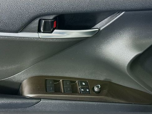 Certified 2022 Toyota Camry SE image 21