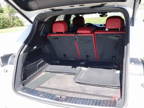 Used 2022 Porsche Cayenne GTS image 19