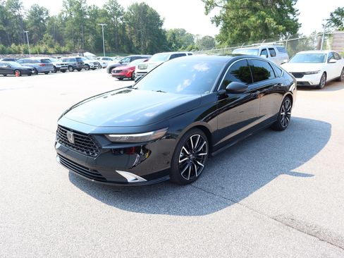 Certified 2025 Honda Accord Touring image 8