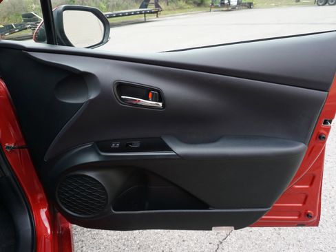 Used 2021 Toyota Prius Prime XLE FWD image 16