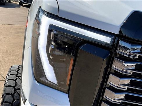 Used 2025 GMC Sierra 2500 Denali Ultimate image 30
