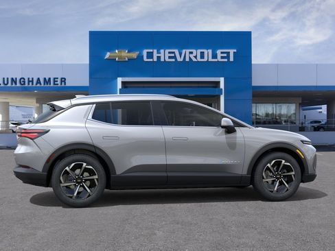New 2026 Chevrolet Equinox EV LT FWD image 30
