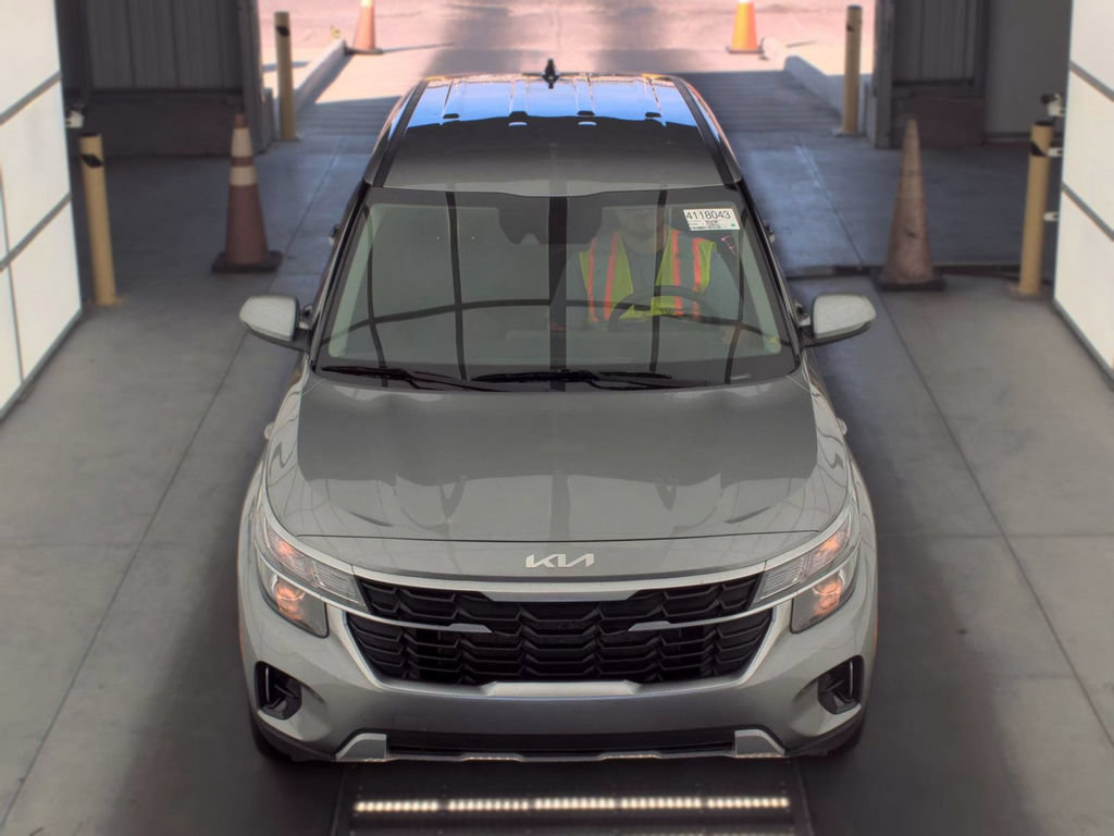 Used 2026 Kia Seltos LX FWD image 3