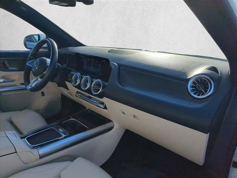 Used 2025 Mercedes-Benz GLA 250 image 25