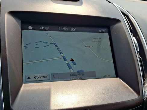 Used 2018 Ford Edge Titanium w/ Equipment Group 301A AWD/4WD image 19